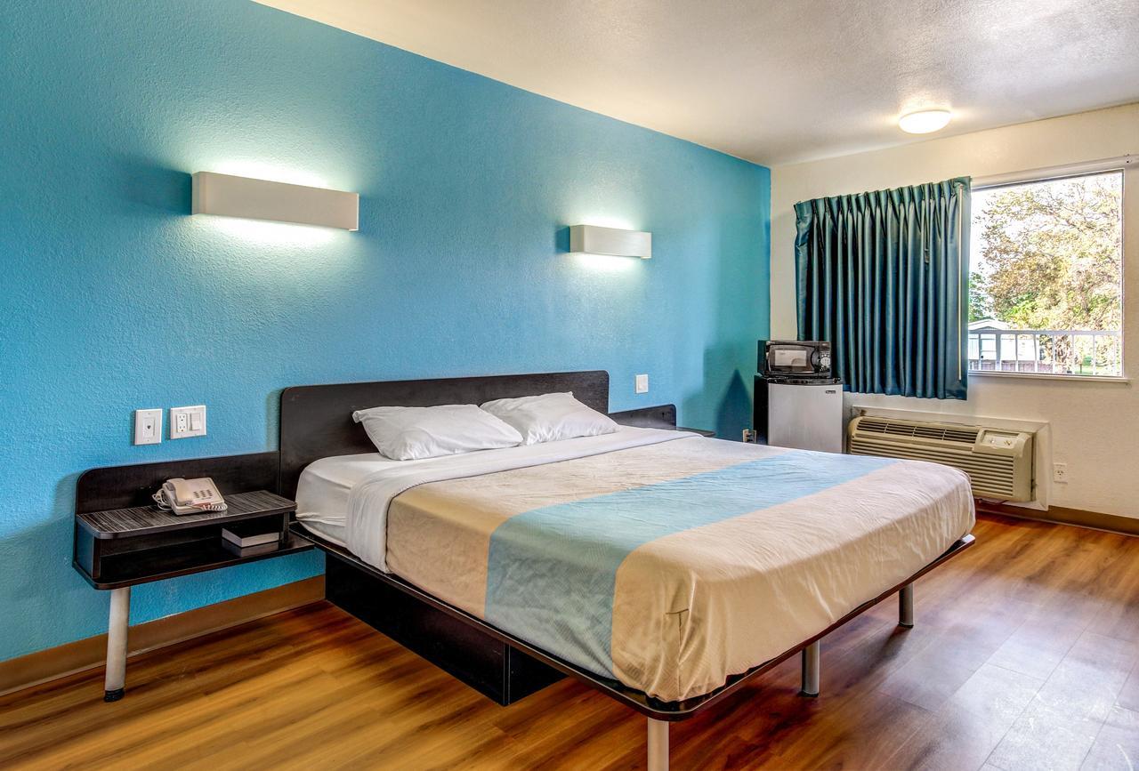 Motel 6 Waco - Lacy Lakeview Bellmead Екстер'єр фото