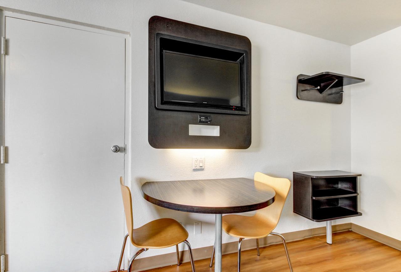 Motel 6 Waco - Lacy Lakeview Bellmead Екстер'єр фото