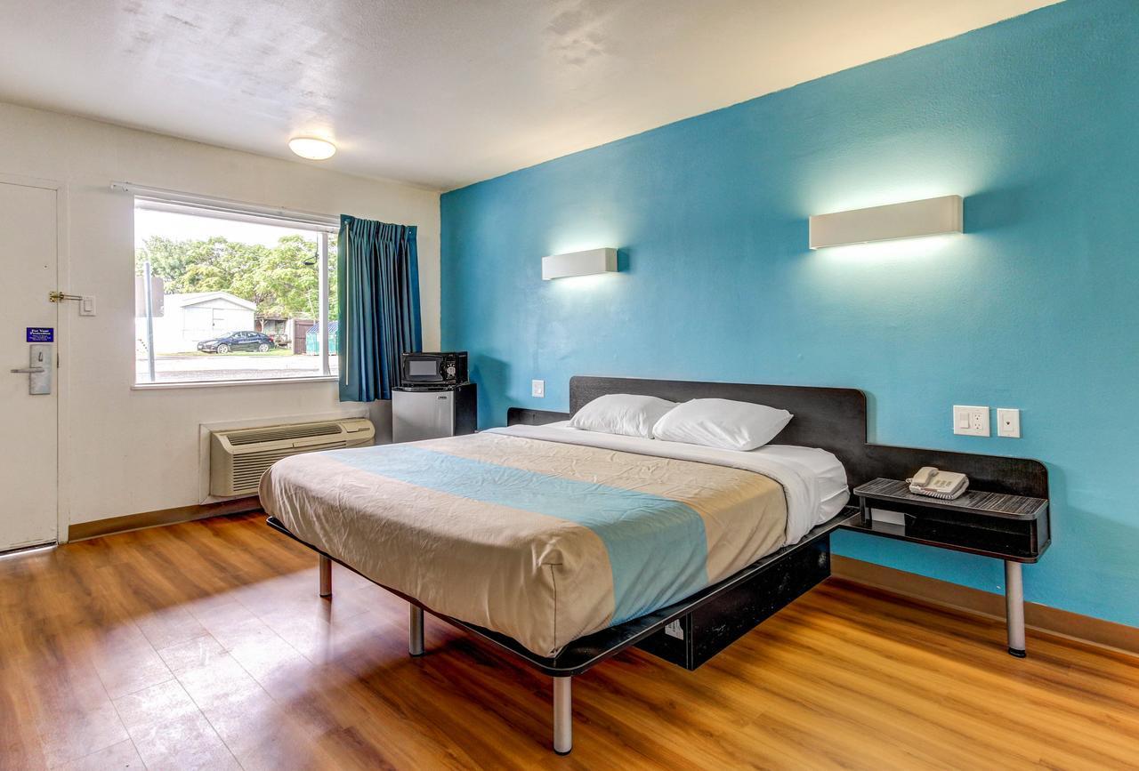 Motel 6 Waco - Lacy Lakeview Bellmead Екстер'єр фото