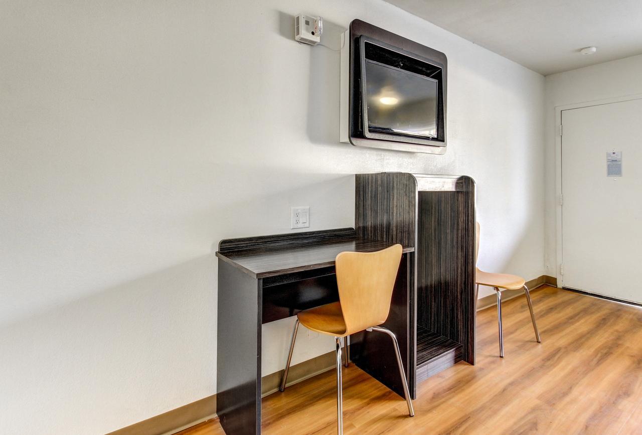 Motel 6 Waco - Lacy Lakeview Bellmead Екстер'єр фото