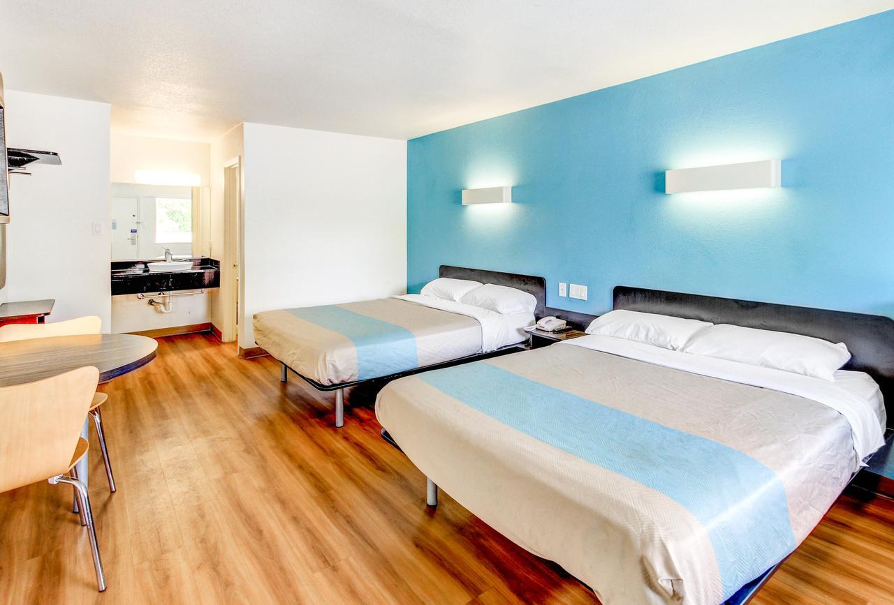 Motel 6 Waco - Lacy Lakeview Bellmead Екстер'єр фото