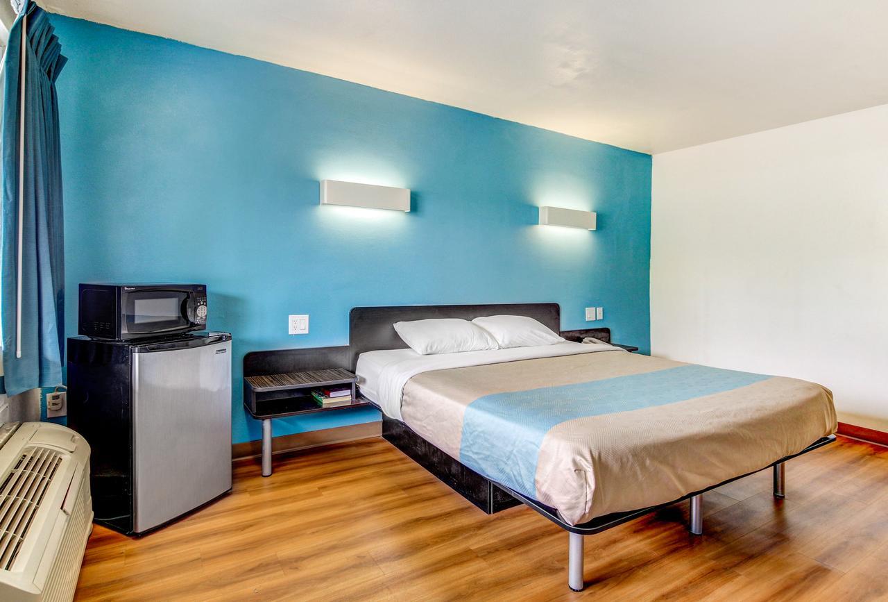 Motel 6 Waco - Lacy Lakeview Bellmead Екстер'єр фото
