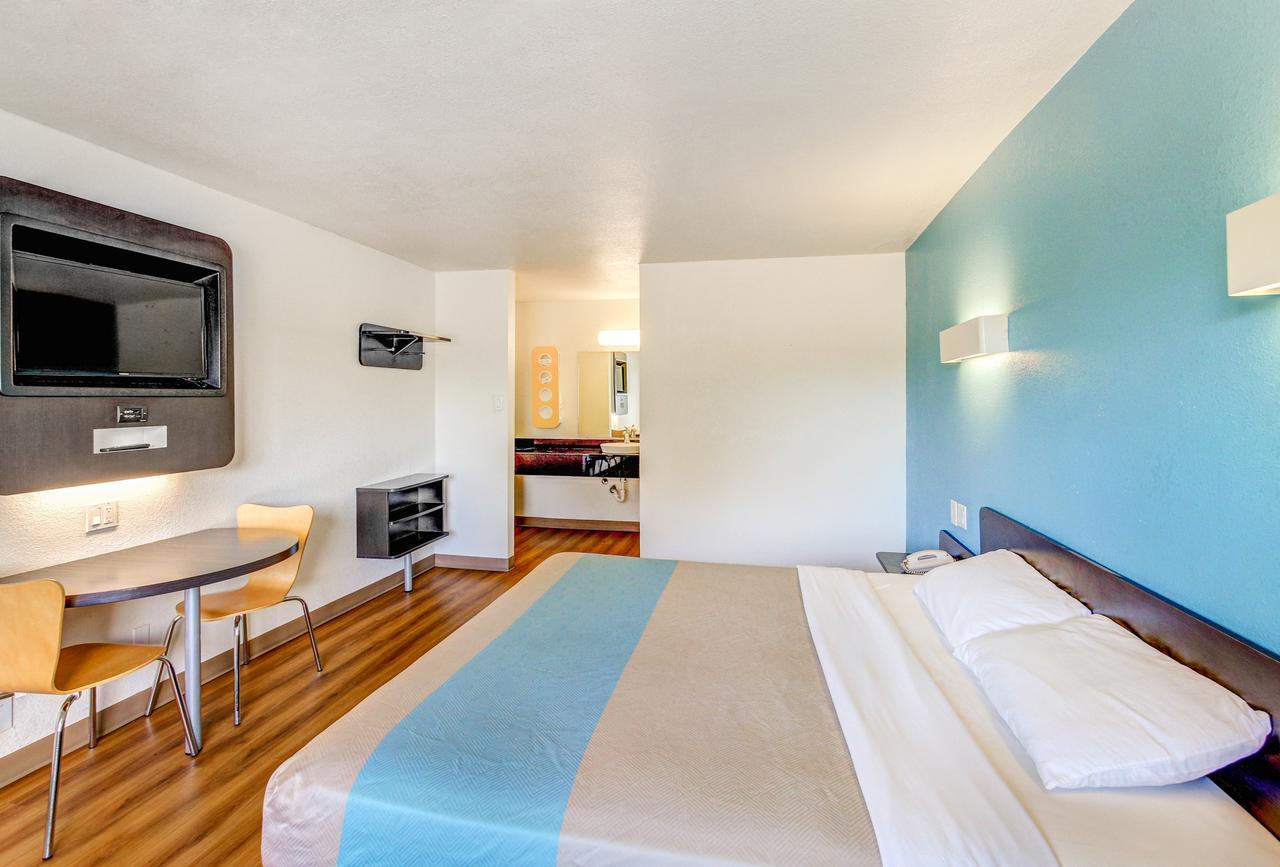 Motel 6 Waco - Lacy Lakeview Bellmead Екстер'єр фото