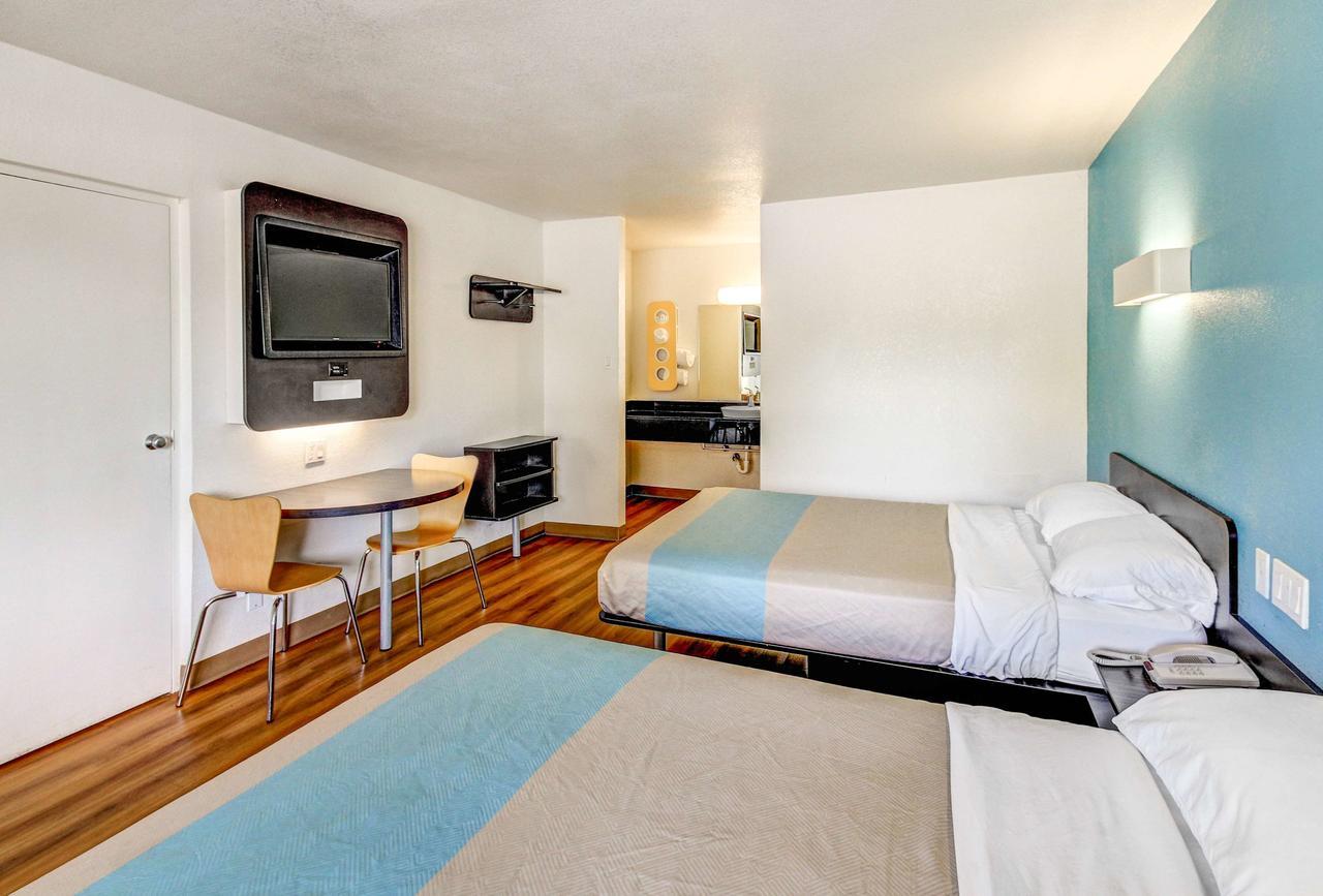 Motel 6 Waco - Lacy Lakeview Bellmead Екстер'єр фото