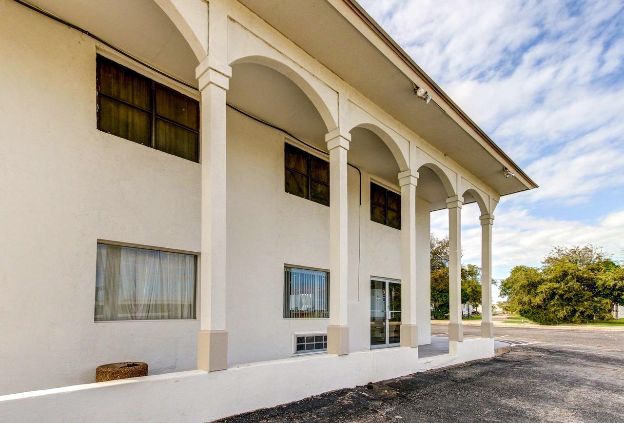 Motel 6 Waco - Lacy Lakeview Bellmead Екстер'єр фото